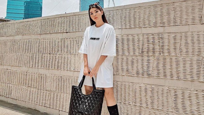 5 Tips Tampil Keren dengan White T-Shirt ala Anaz Siantar