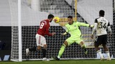 FOTO: Pogba Antar Man Utd Kembali ke Puncak Klasemen Manchester United kembali ke puncak klasemen Liga Inggris setelah mengalahkan Fulham 2-1 di Stadion Craven Cottage, Kamis (21/1).