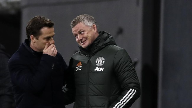 Pelatih Manchester United, Ole Gunnar Solskjaer, masih enggan membahas posisi The Red Devils di puncak klasemen sebagai sinyal juara.