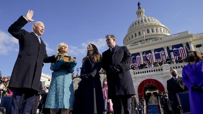 Pelantikan Joe Biden dan Kamala Harris menjadi Presiden dan Wapres AS sampai Jack Ma muncul dalam video telekonferensi.
