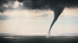 Waspada Waterspout di Maluku, Nelayan Diimbau Tak Melaut Dulu