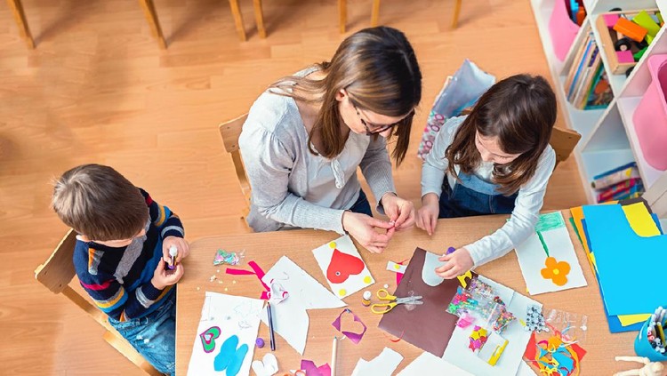 Teacher with Kids - Creative Arts Class.