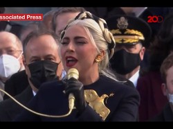 Lady Gaga Buktikan Masih Pacaran dengan Michael Polansky