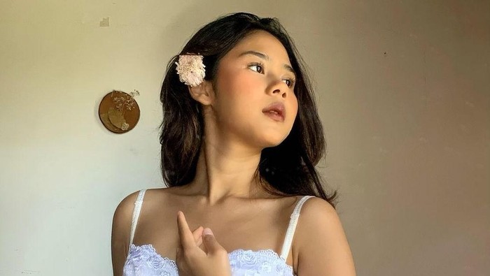 Lagi Viral, Ini Dia 5 Fakta Nadin Amizah Si Cantik Pelantun 