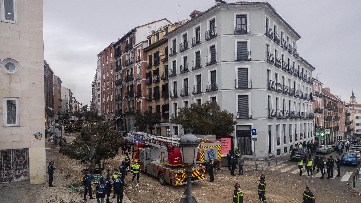 FOTO : Ledakan Dahsyat Hancurkan Gedung di Madrid