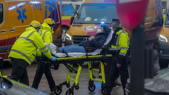 FOTO : Ledakan Dahsyat Hancurkan Gedung di Madrid