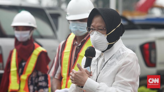Mensos Risma mengingatkan warga bahwa pemerintah sudah menggelontorkan banyak uang untuk penanganan pandemi, termasuk bansos hingga vaksinasi Covid-19.