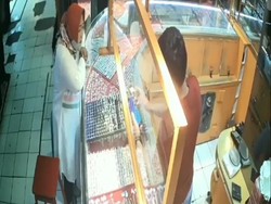Viral Ibu-ibu Tipu Pemilik Toko di Depok, Bawa Kabur Emas Rp 300 Juta