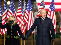 Rutin Bercinta jadi Kunci Pernikahan Joe Biden dan Istri Langgeng