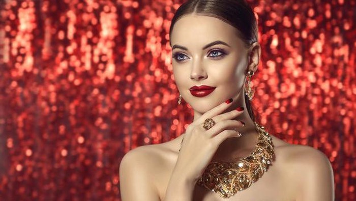 Tampil Sempurna dengan Memilih Perhiasan Sesuai Warna Kulit