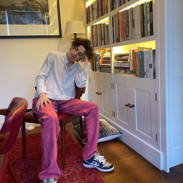 Warner Bros Pertimbangkan Timothee Chalamet Perankan Willy Wonka