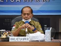 Sejumlah Nakes Undur Diri, Syarief Hasan: Insentif Harus Cepat-Merata