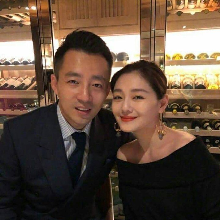 <p>Barbie Hsu sendiri sudah menikah dengan seorang taipan asal China, Wang Xiaofei. (Foto: Instagram @barbiehsu_das)</p>