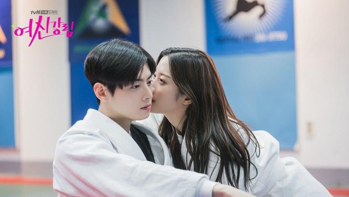 Beda Nasib Tim Suho vs Tim Seo Jun 'True Beauty' Versi Drama dan Webtoon Beda Nasib Tim Suho vs Tim Seo Jun 'True Beauty' Versi Drama dan Webtoon