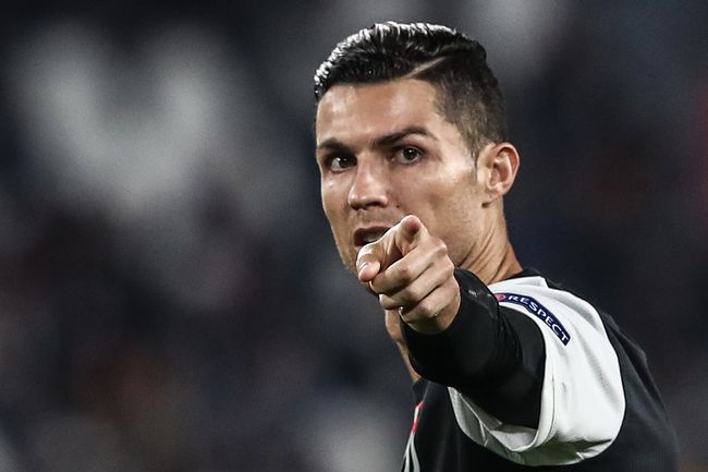 Hidup Baik di Kolong Langit ala Ronaldo Cristiano Ronaldo baru saja didapuk sebagai pesepak bola dengan perolehan gol di pertandingan resmi terbanyak di muka bumi.