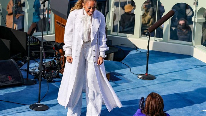 Dari Barack Obama hingga Jennifer Lopez, Ini Dia Deretan Gaya Terbaik di Pelantikan Presiden Joe Biden