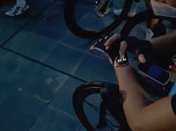 Couple Riding Saat Sunrise Makin Epik dengan Galaxy S21 Ultra 5G