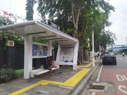 Sejoli Mesum di Halte Bus Senen Baru Saling Kenal