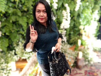7 Potret Ibunda Amanda Manopo, Awet Muda dan Selalu Tampil Modis