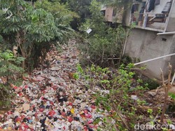 Ada 2 TPS Tak Jauh dari Kali Sampah Kota Depok