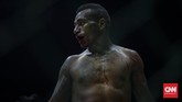 Olahraga MMA di Indonesia menggeliat bangun dari tidur lama. CNNIndonesia.com memotret riuh rendah sebuah malam pertarungan MMA sebelum pandemi Covid-19.