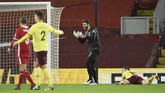 FOTO: Liverpool Mulai Rontok di Liga Inggris Liverpool mulai rontok di Liga Inggris setelah kalah 0-1 dari Burnley pada laga di Stadion Anfield, Kamis (21/1) malam waktu setempat.