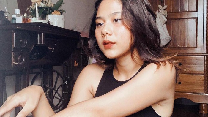 Nyanyi Bareng 4 Lagu Nadin Amizah, Maknanya Dalem Banget! Nyanyi Bareng 4 Lagu Nadin Amizah, Maknanya Dalem Banget!