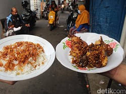 5 Kuliner dalam Gang Ini Sempat Viral Diantre Berjam-jam
