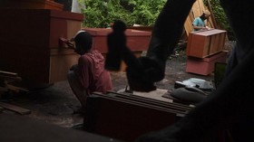 FOTO: Korban Corona Melonjak, Permintaan Peti Mati Meningkat