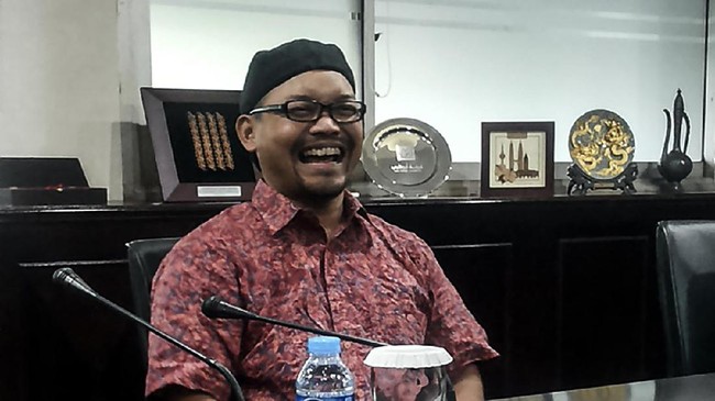 Rustono, sosok di balik pendiri pabrik tempe pertama di China. Ia merupakan pengusaha yang mengawali bisnisnya bersama sang istri.