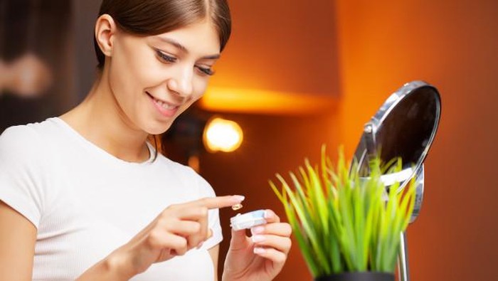 Mau Beli Softlens? Lakukan Hal Ini Dulu ya Agar Tidak Salah Beli