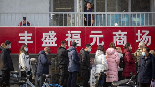 China Lockdown Guangzhou Usai Terjadi Lonjakan Kasus Covid China mengunci total atau lockdown sebuah kawasan di kota Guangzhou setelah terjadi lonjakan kasus virus corona.