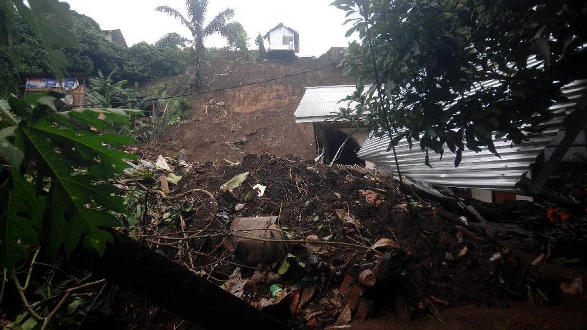 FOTO: Longsor dan Banjir di Manado