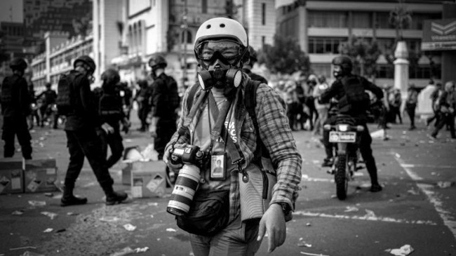 Awak redaksi CNNIndonesia.com ditinggalkan salah satu fotografer terbaiknya Bisma Septalisma pada Jumat (22/1) malam.