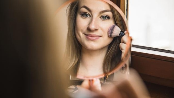 Makeup dan Skincare Viral di TikTok, Apakah Wajib Punya?