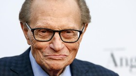 Presenter Legendaris Larry King Meninggal Dunia