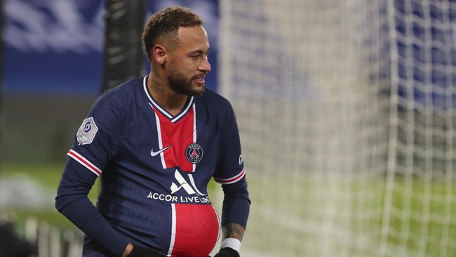 Striker asal Brasil Neymar resmi memperpanjang kontrak di Paris Saint-Germain (PSG) hingga 2025 mendatang.