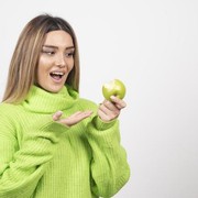 Dear Ladies, Apel Hijau Punya Banyak Manfaat untuk Kecantikan Lho!