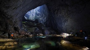 FOTO: Menjelajah Gua Terbesar Dunia Son Doong di Vietnam