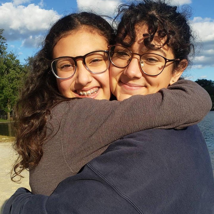 <p> "<em>These girls are my gifts and I will treasure them forever,</em>" tulis Patsy dalam keterangan foto ini. Dua gadis tersebut merupakan anak dari Gregory Holliday. (Foto: Instagram @pwidakuswara)</p>