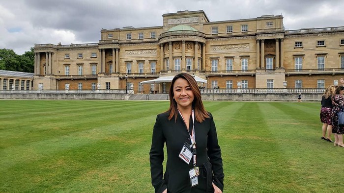 Patsy Widakuswara adalah jurnalis Voice of America (VOA) asal Indonesia yang mendadak jadi perbincangan publik semenjak dibebastugaskan dari Gedung Putih Amerika Serikat (AS). Hal ini butut dari cecaran pertanyaan Patsy pada Menteri Luar Negeri AS era Donald Trump, Mike Pompoe. (Foto: Instagram @pwidakuswara)