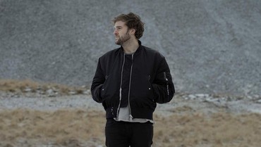 Lirik Lagu Far Out Dust - Talos