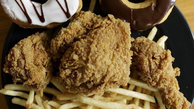 Pemerintah berencana menambah jenis barang untuk dikenakan cukai, mulai dari minuman berpemanis dalam kemasan (MBDK), plastik hingga makanan siap saji.
