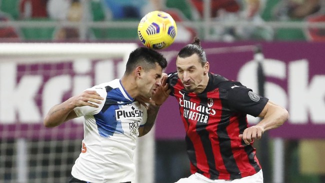 AC Milan tetap berada di puncak klasemen Liga Italia meski kalah dari Atalanta dengan skor telak 0-3. Berikut klasemen Liga Italia.