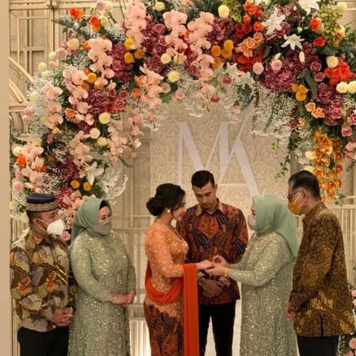 <p>Ali dan Margin juga mendapat banyak ucapan selamat dan doa dari teman-temannya lho, Bunda. (Foto: Instagram)</p>