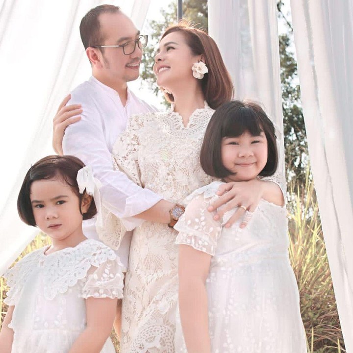 <p>Kedua anak Astrid juga sudah sering tampil untuk iklan lho, Bunda. Kira-kira saat dewasa nanti, mereka bakal punya karier di dunia hiburan juga enggak, ya? (Foto: Instagram @astridtiar127)</p>