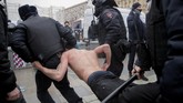 FOTO: Demo Tuntut Pembebasan Navalny Ricuh, 3.400 Ditangkap Demonstrasi menuntut pembebasan pemimpin Pemimpin Oposisi Alexei Navalny berlangsung ricuh. Sekitar 3.400 pendemo ditangkap.