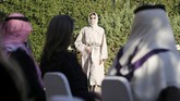 FOTO: Fashion Show Karya Putri Kerajaan Arab, Safia Hussain Putri Kerajaan Arab Saudi, Safia Hussain memamerkan abaya rancangannya di peragaan busana di Riyadh, Arab Saudi, Sabtu (23/1). Berikut gambarannya.