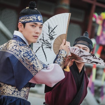 Intip 6 Momen Kocak di Balik Layar Drama Korea 'Mr. Queen'