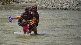 FOTO: Perjuangan Sekolah Anak Pedalaman Aceh